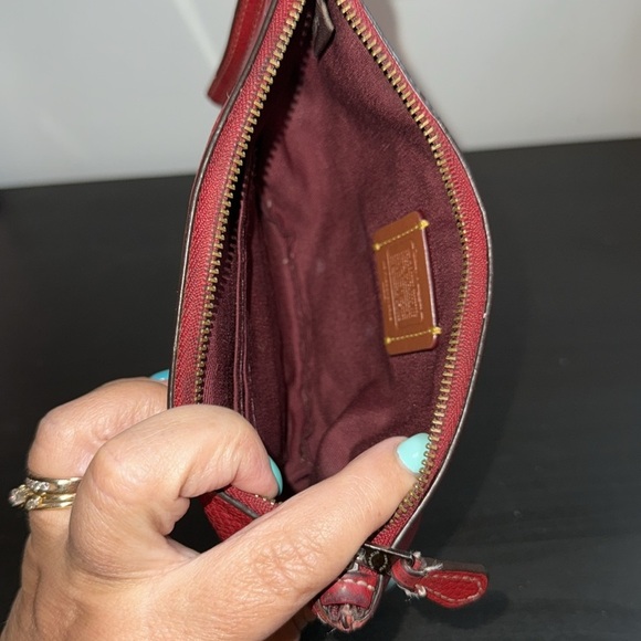 Coach x Disney Minnie Mouse pebbled leather wristlet - Picture 7 of 11